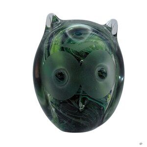 Vtg Handmade Kerry Glass Owl Paperweight Etched Face Ireland Green Swirl 3.5in H